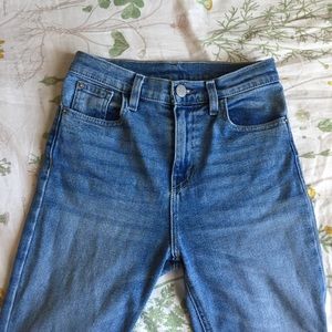 UO // BDG High Rise Girlfriend Jeans
